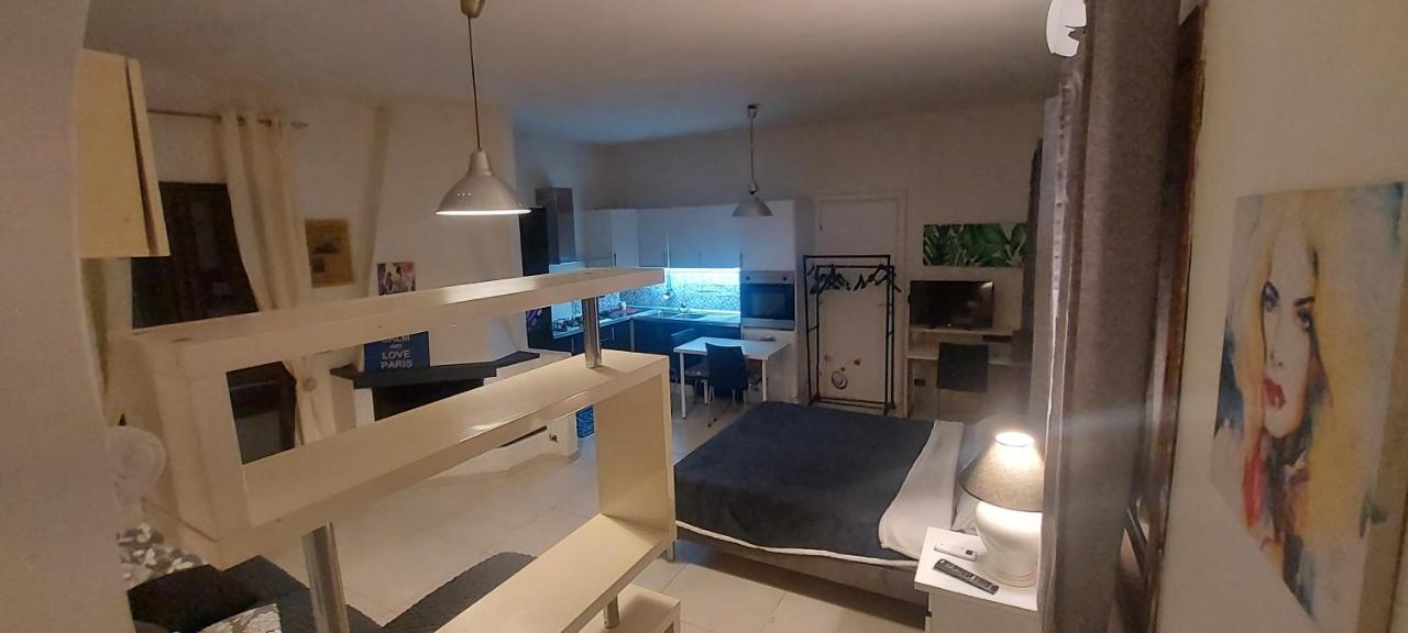 Appartamento Suite Deluxe Climatiz Cucina Giardino Wifi Smart Tv Amazon Prime Video Inclusi Aci Bonaccorsi Exterior photo
